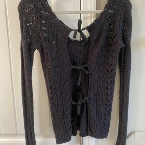 Free people bow tie back sweater so cute fits an xs/s